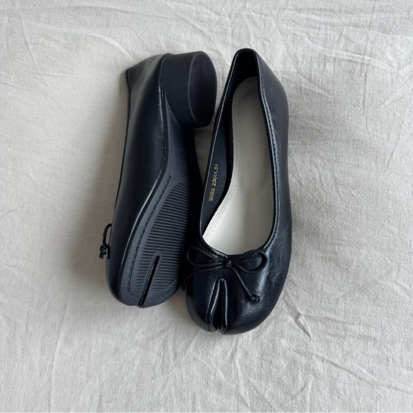 Black tabi shoes with block kitten heels - Picture 3 of 3